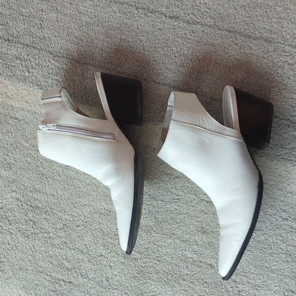White leather boots - Picture 2 of 5